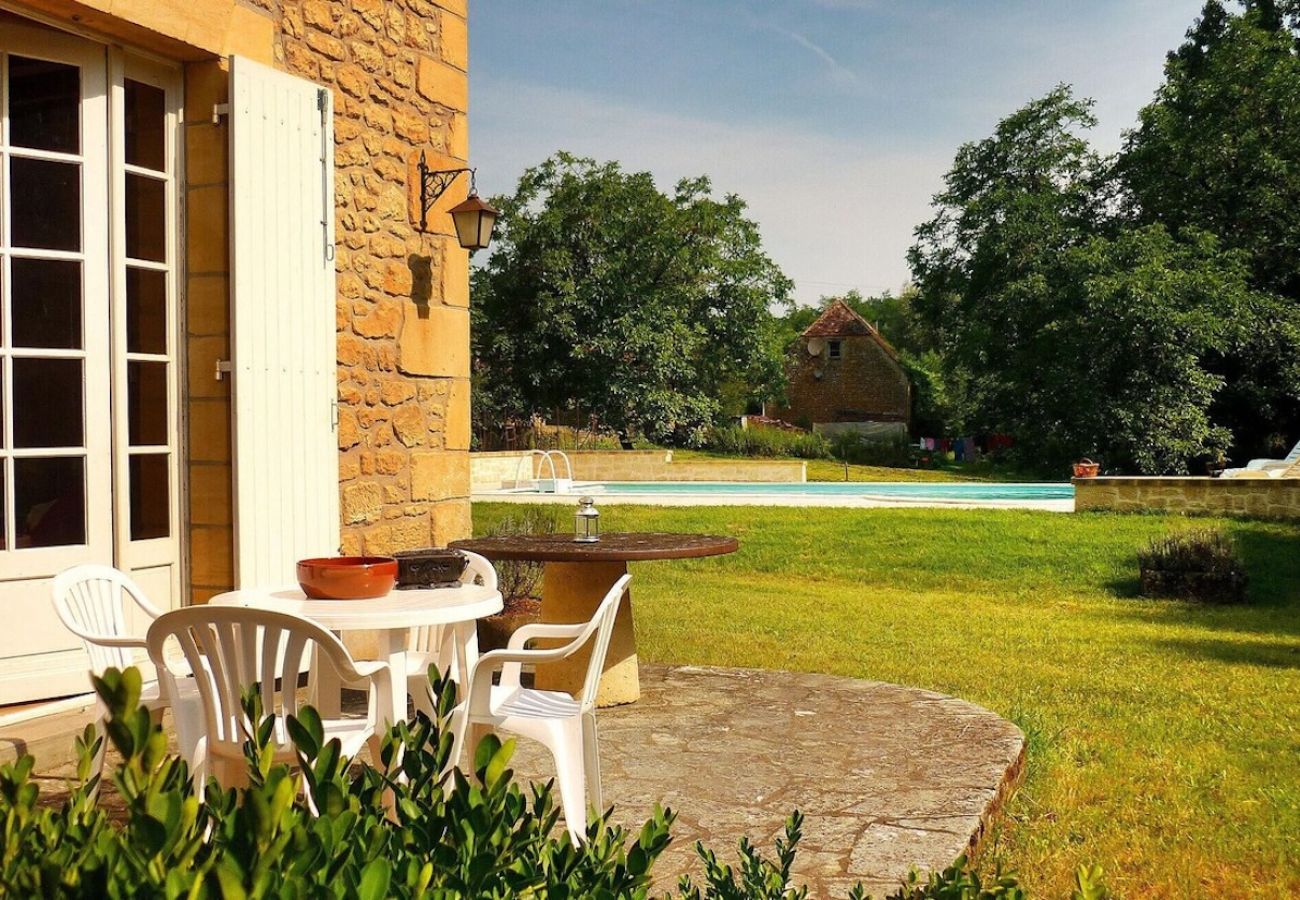 Maison à Groléjac - Grande maison en pierre & piscine (10 pers.)