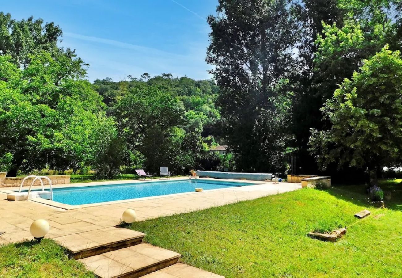 Maison à Groléjac - Grande maison en pierre & piscine (10 pers.)