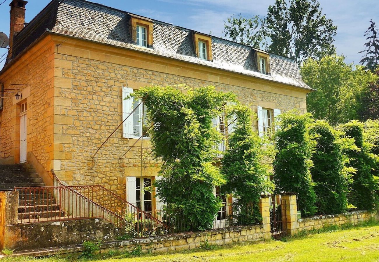 Maison à Groléjac - Grande maison en pierre & piscine (10 pers.)