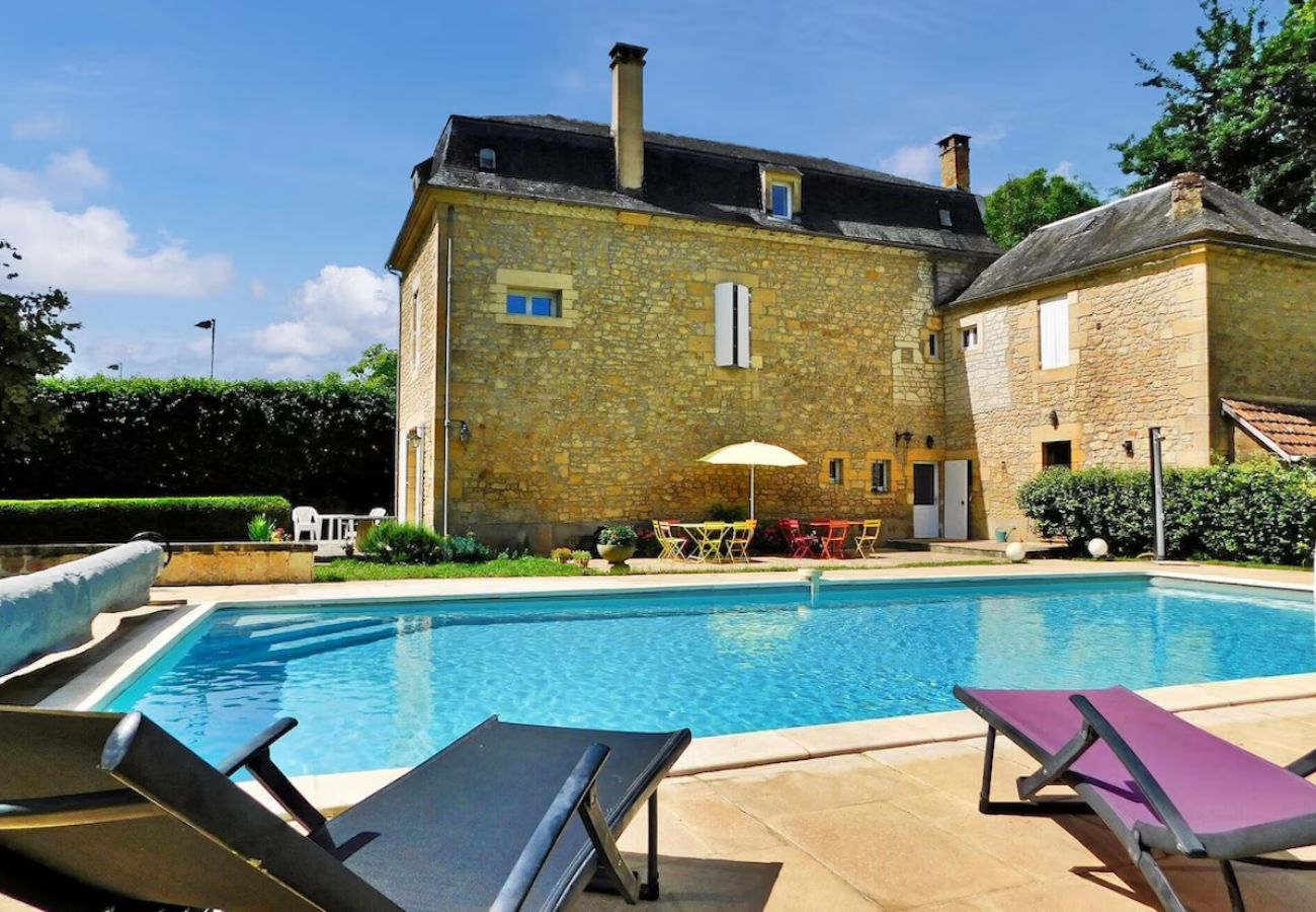 Maison à Groléjac - Grande maison en pierre & piscine (10 pers.)