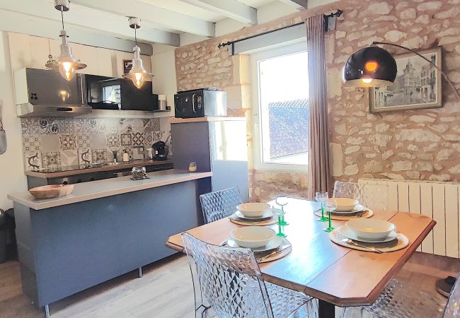 Maison à Le Bugue - Cocon plein de charme au Bugue : au calme, à 5 min à pied du centre, parking, animaux bienvenus.