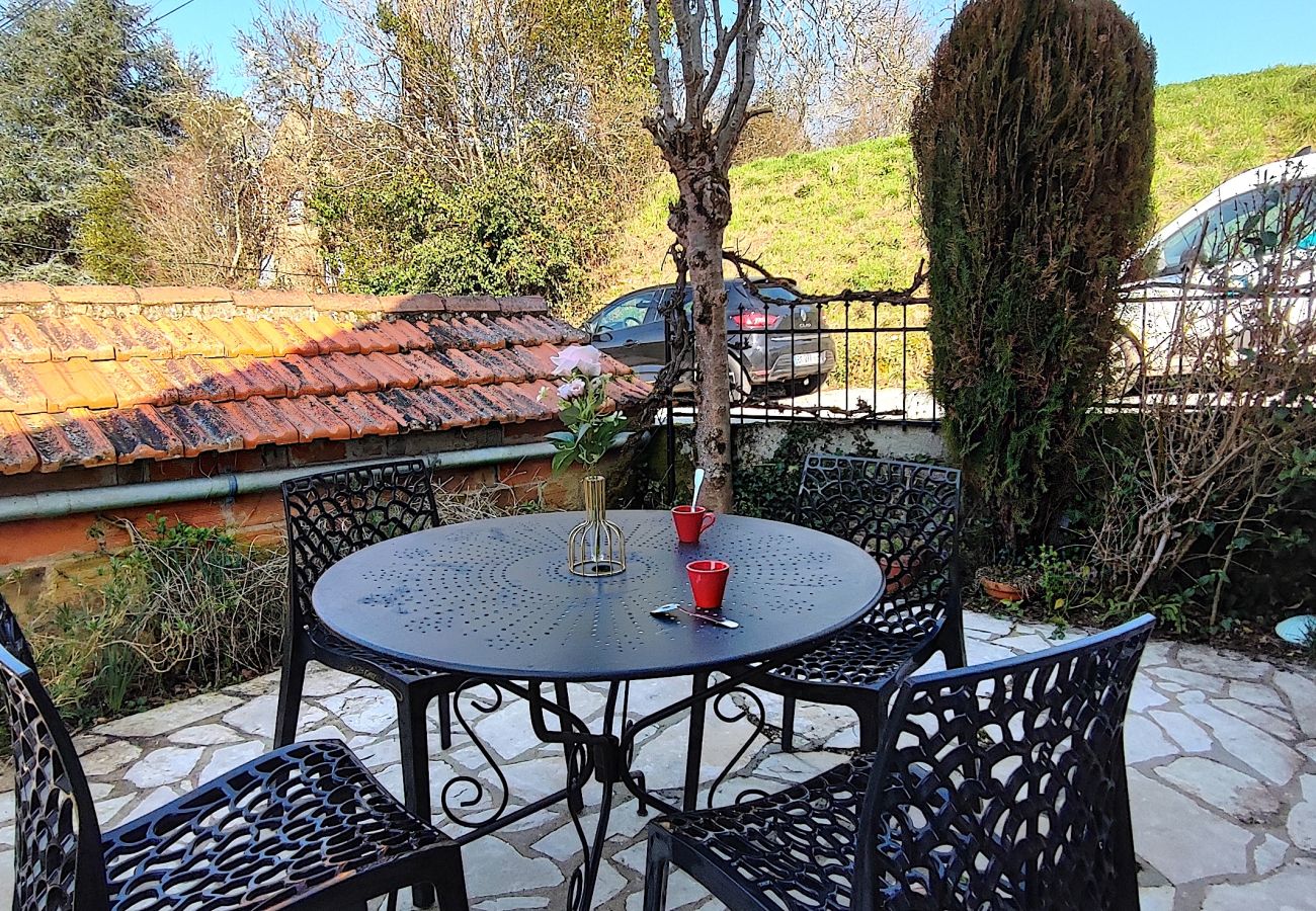 Maison à Le Bugue - Cocon plein de charme au Bugue : au calme, à 5 min à pied du centre, parking, animaux bienvenus.