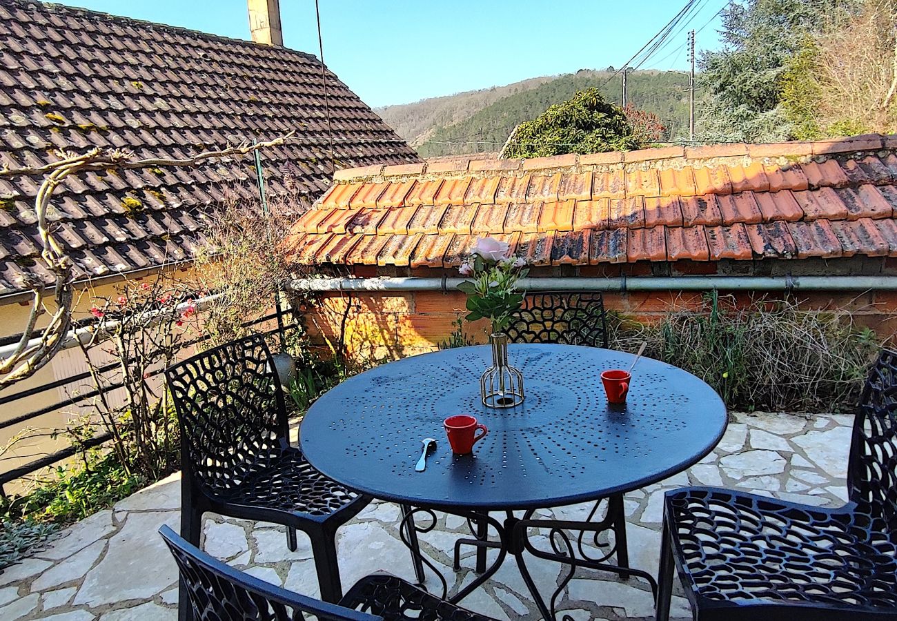 Maison à Le Bugue - Cocon plein de charme au Bugue : au calme, à 5 min à pied du centre, parking, animaux bienvenus.