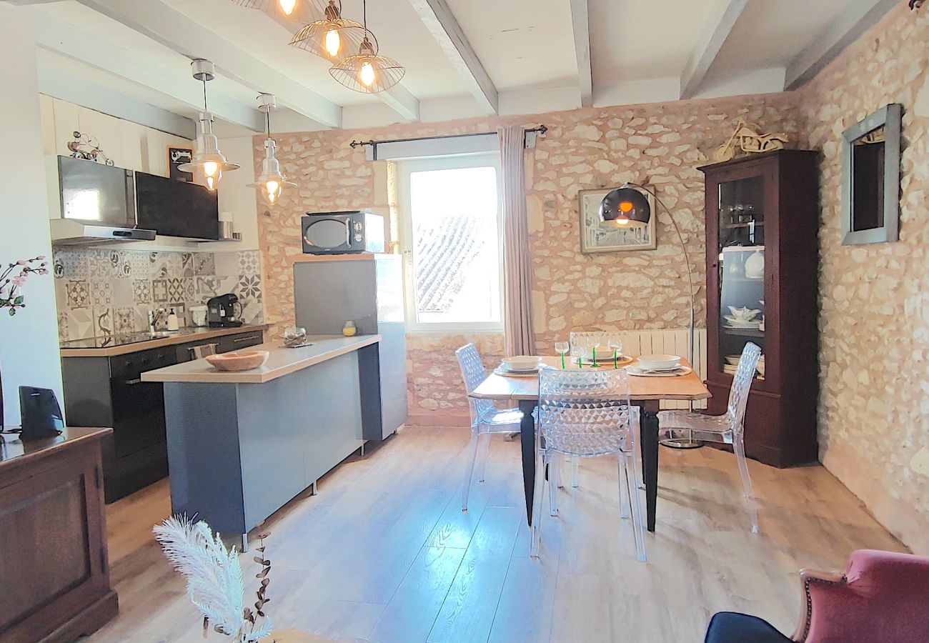 Maison à Le Bugue - Cocon plein de charme au Bugue : au calme, à 5 min à pied du centre, parking, animaux bienvenus.