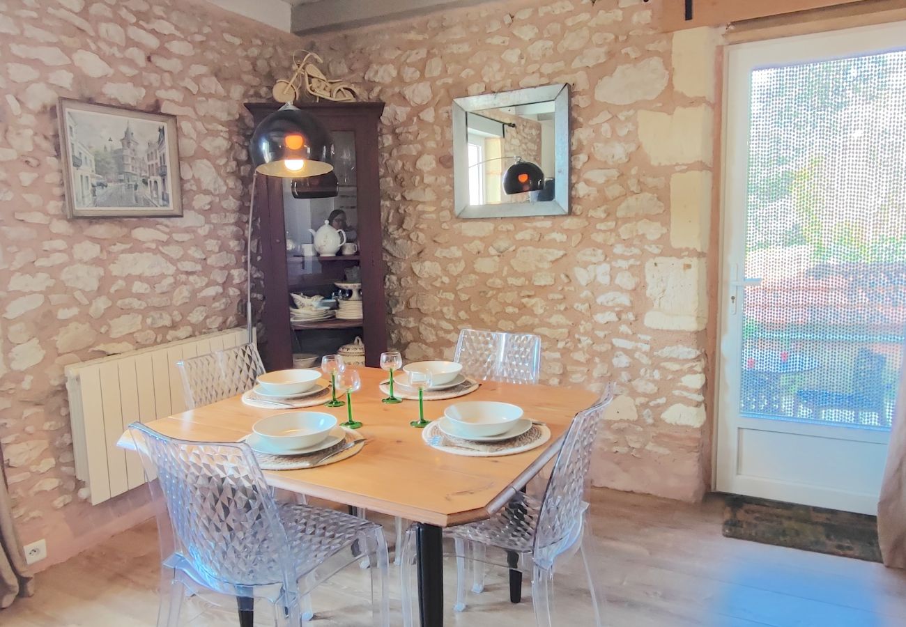 Maison à Le Bugue - Cocon plein de charme au Bugue : au calme, à 5 min à pied du centre, parking, animaux bienvenus.