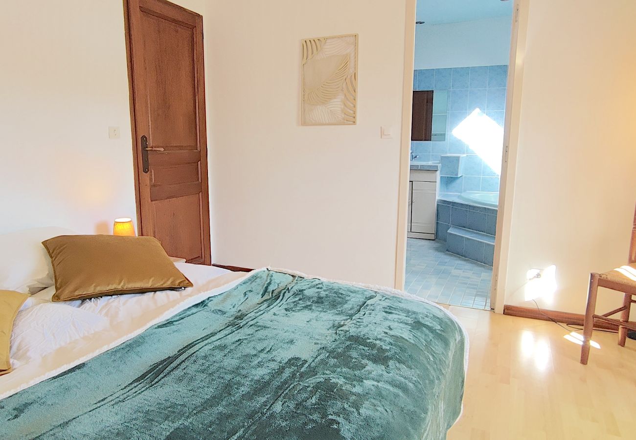 Maison à Aubas - Maison de famille avec piscine chauffée (10)
