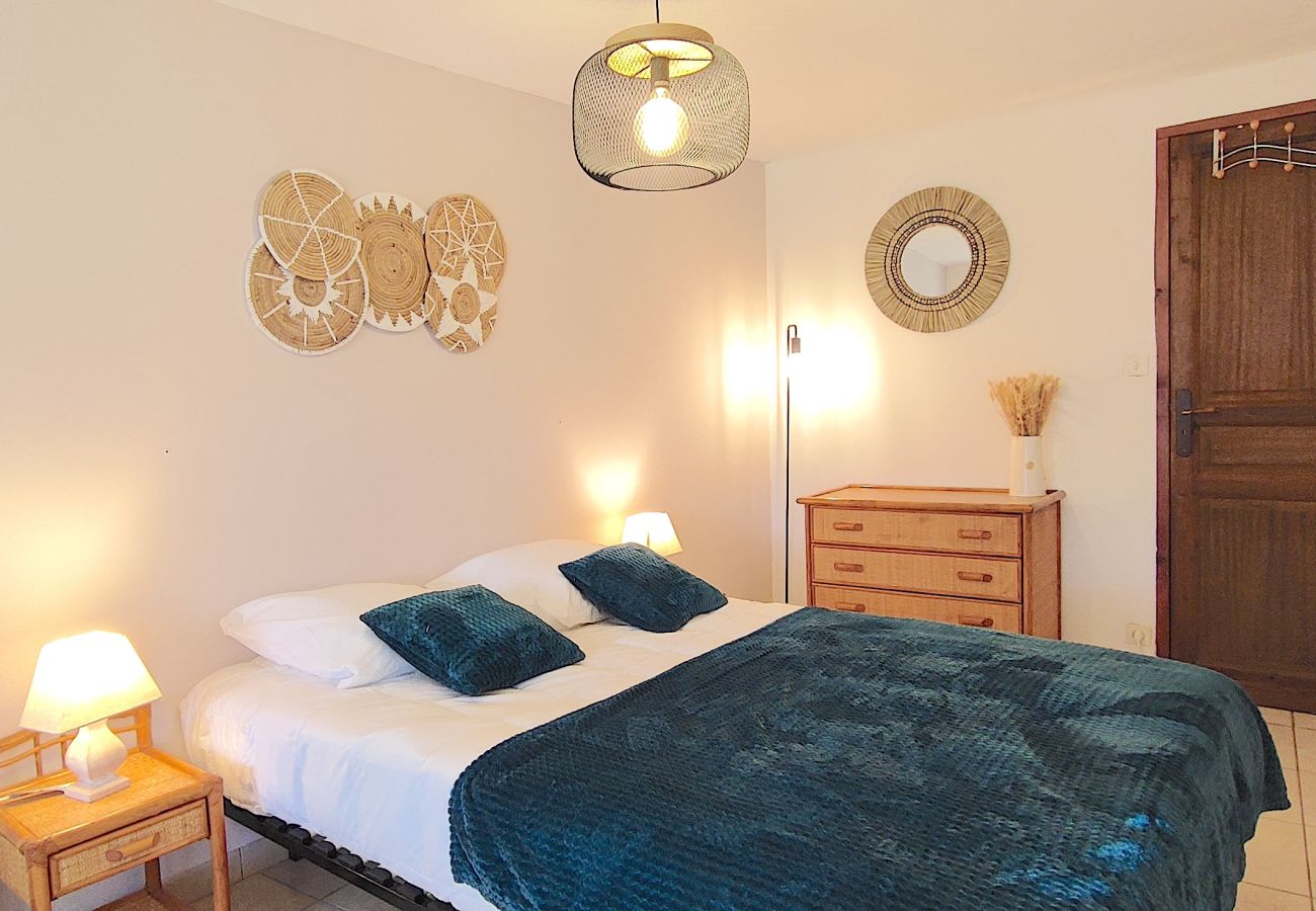 Maison à Aubas - Maison de famille avec piscine chauffée (10)