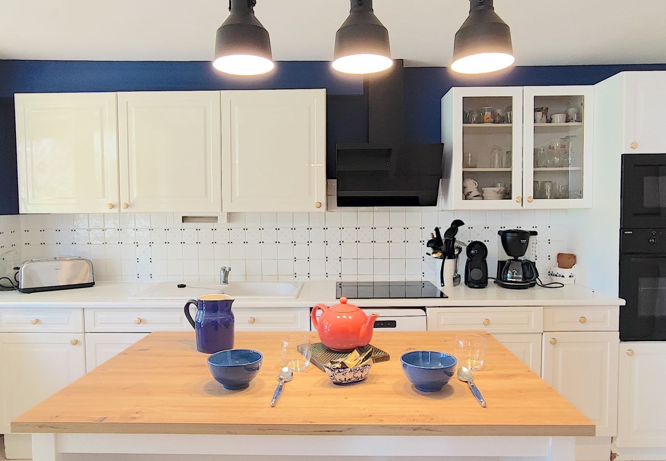 Maison à Aubas - Maison de famille avec piscine chauffée (10)