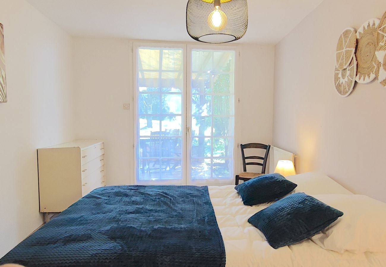 Maison à Aubas - Maison de famille avec piscine chauffée (10)