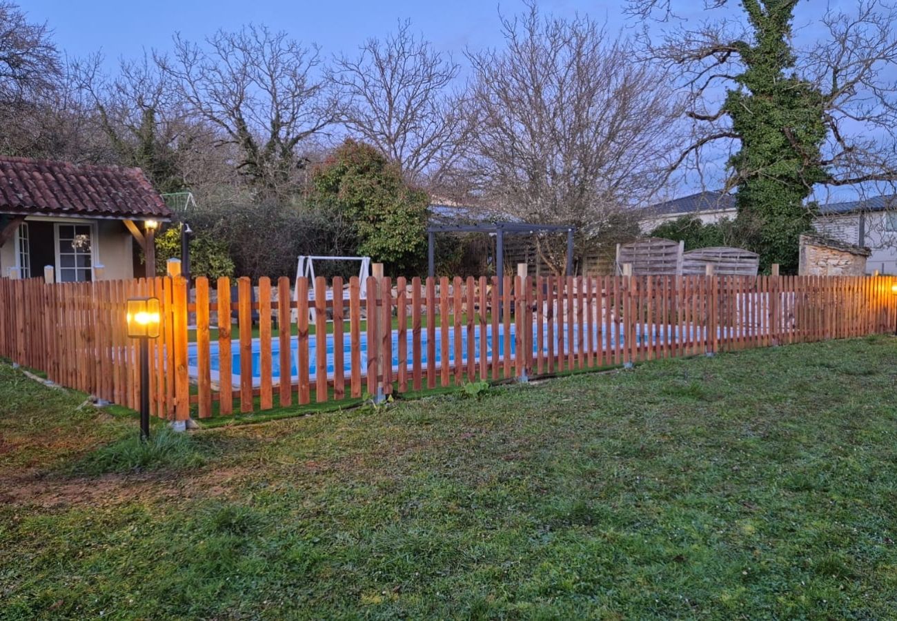 Maison à Aubas - Maison de famille avec piscine chauffée (10)