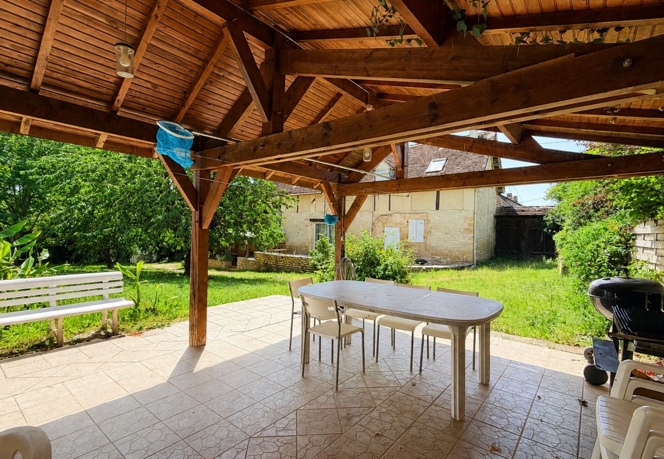 Maison à Aubas - Maison de famille avec piscine chauffée (10)