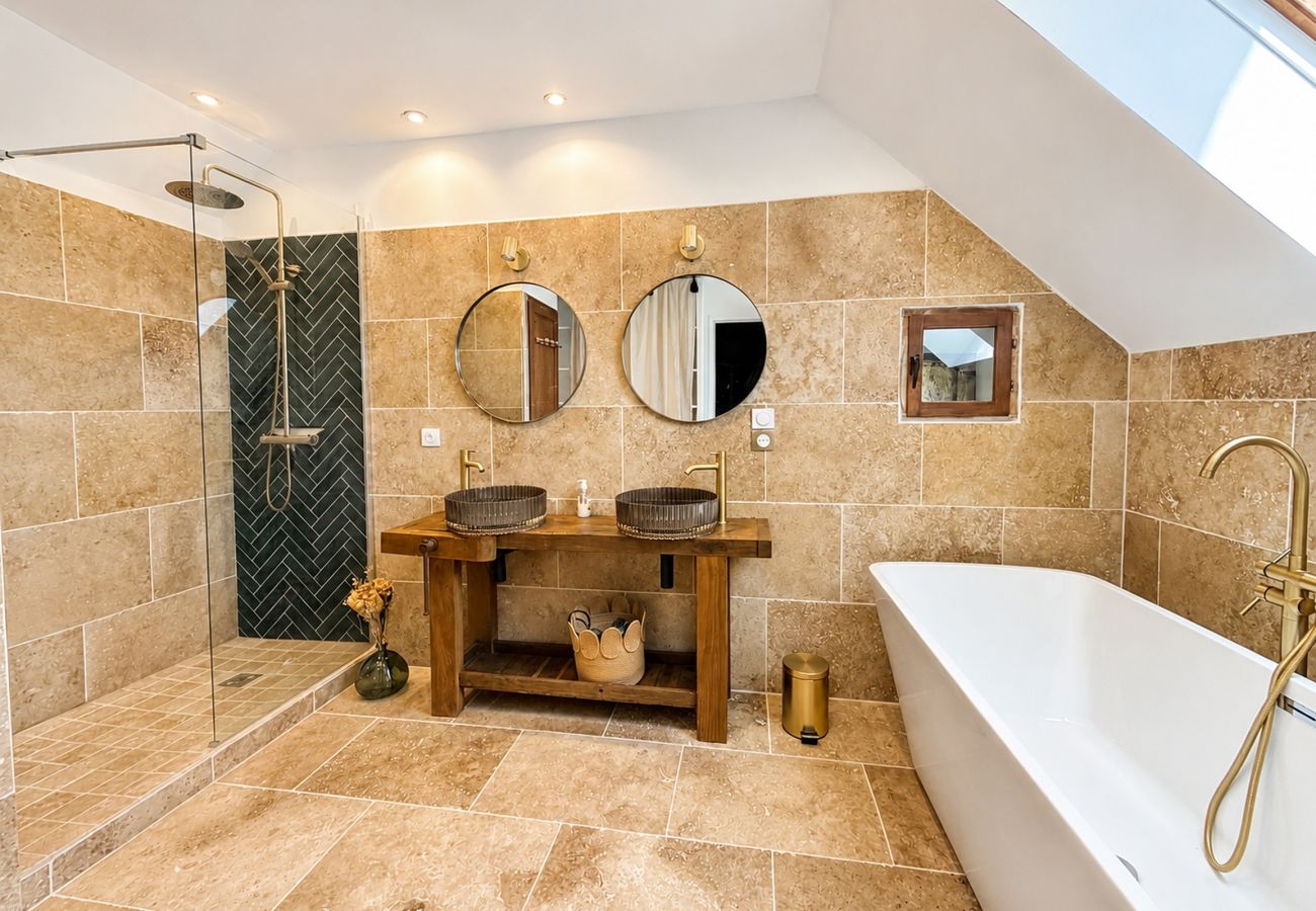 Maison à Aubas - Maison de famille avec piscine chauffée (10)