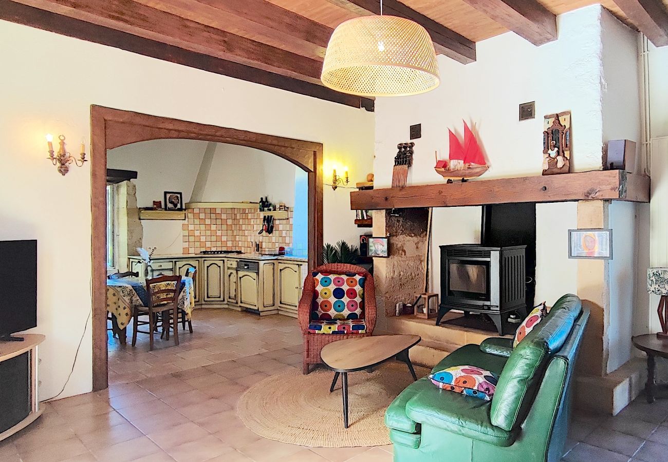 Maison à Tursac - Charmante Maison en Pierre en pleine nature