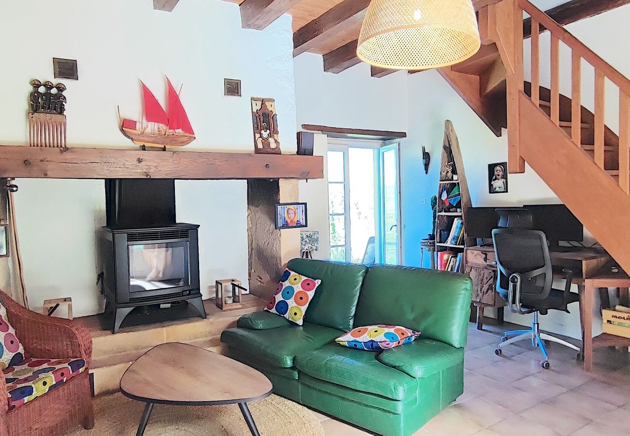 Maison à Tursac - Charmante Maison en Pierre en pleine nature