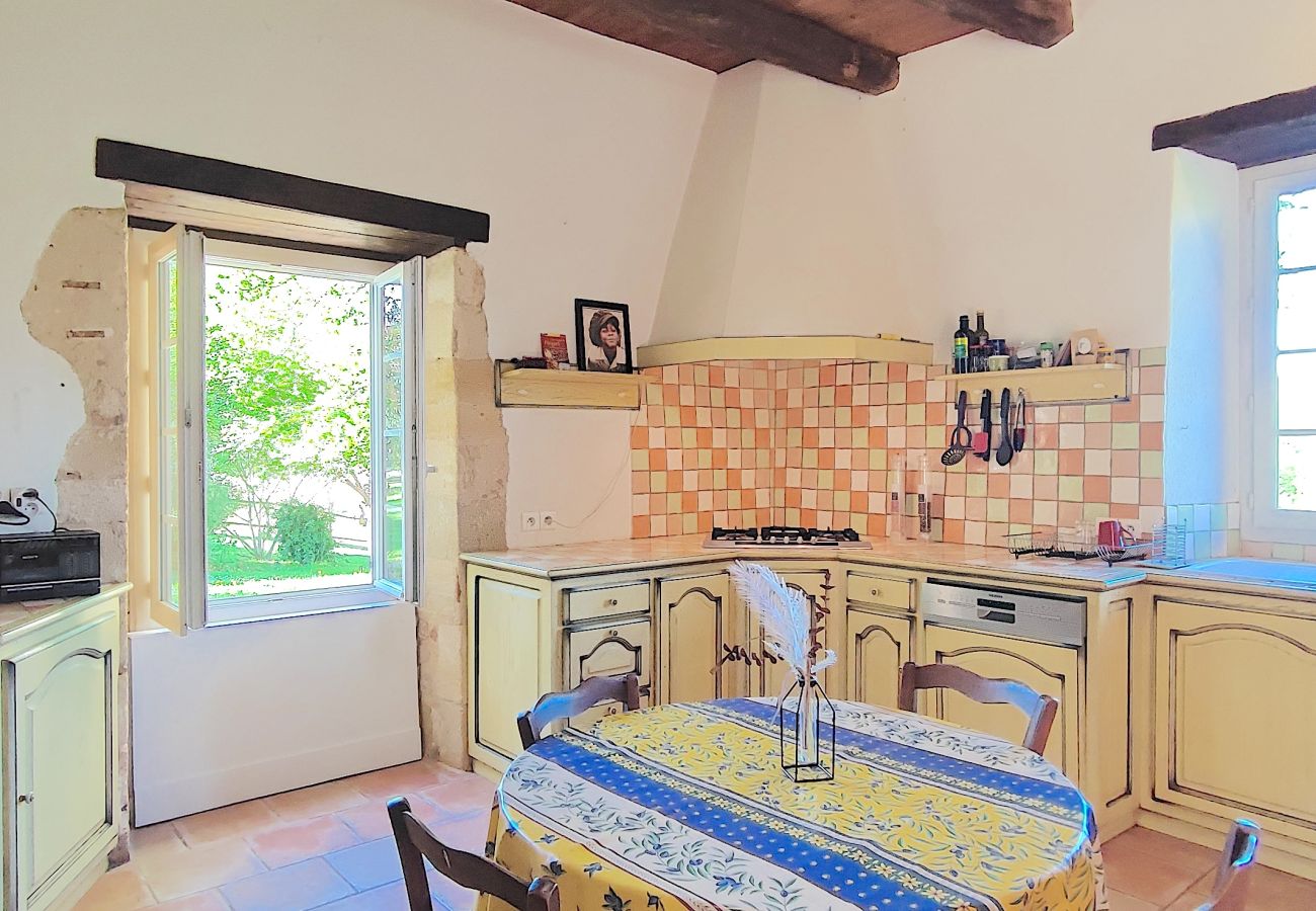 Maison à Tursac - Charmante Maison en Pierre en pleine nature