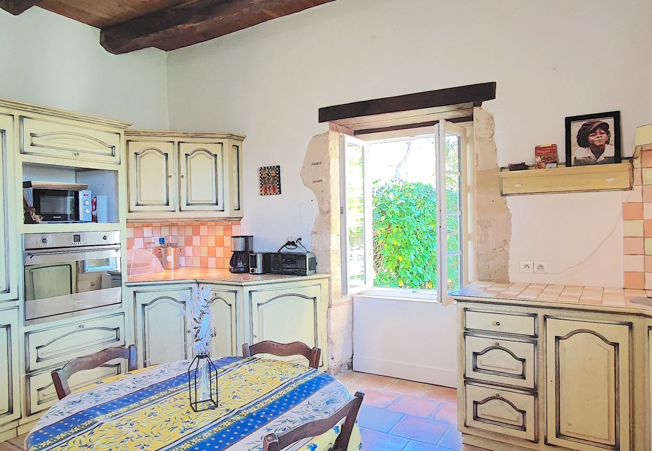 Maison à Tursac - Charmante Maison en Pierre en pleine nature