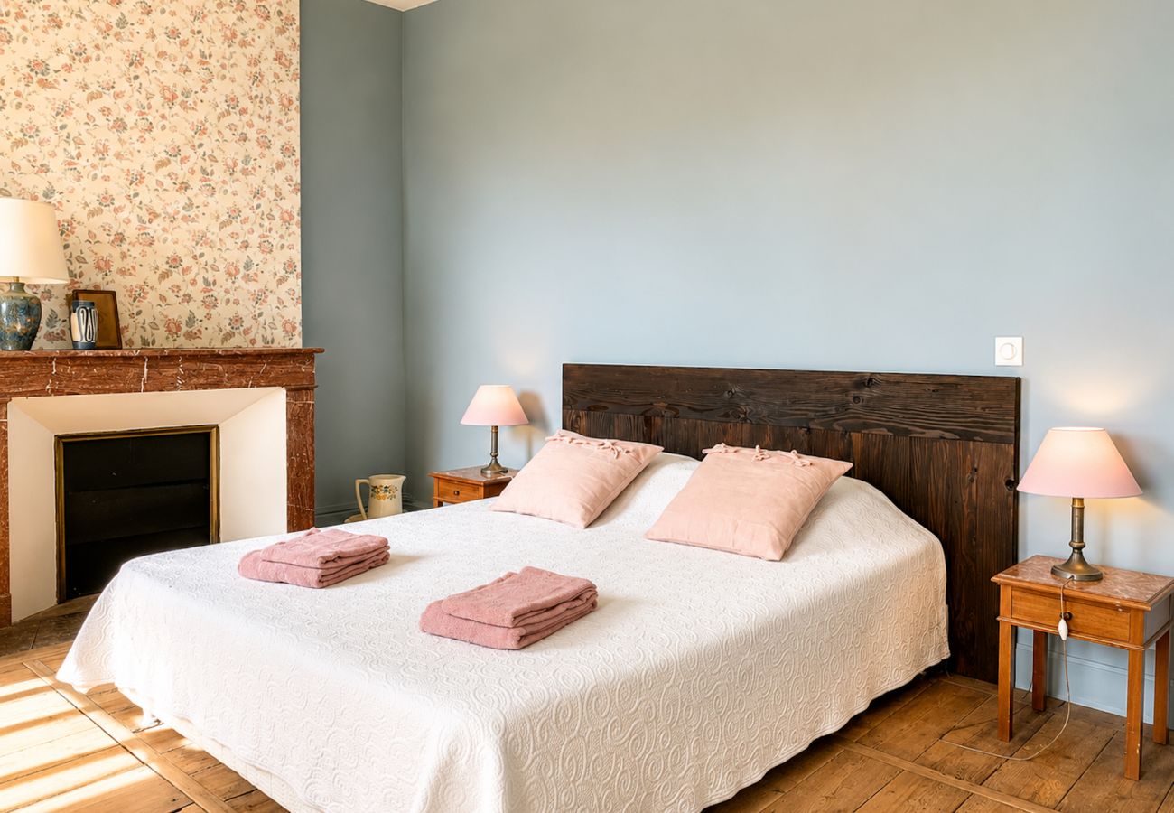 Maison à Montignac - Belle demeure familiale avec parc près de Lascaux