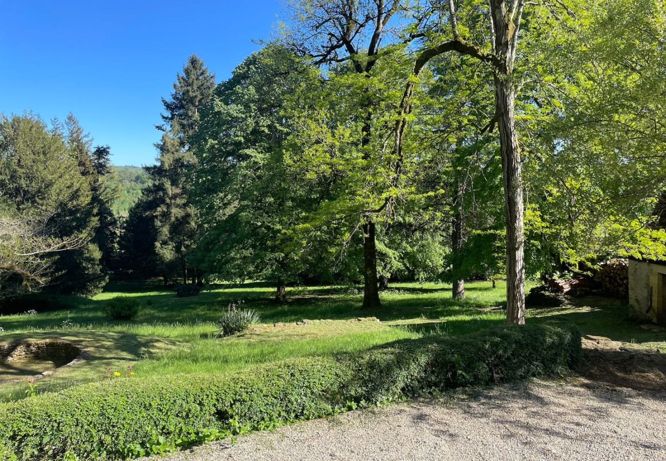 Maison à Montignac - Belle demeure familiale avec parc près de Lascaux