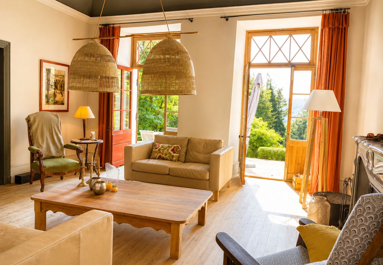 Maison à Montignac - Belle demeure familiale avec parc près de Lascaux