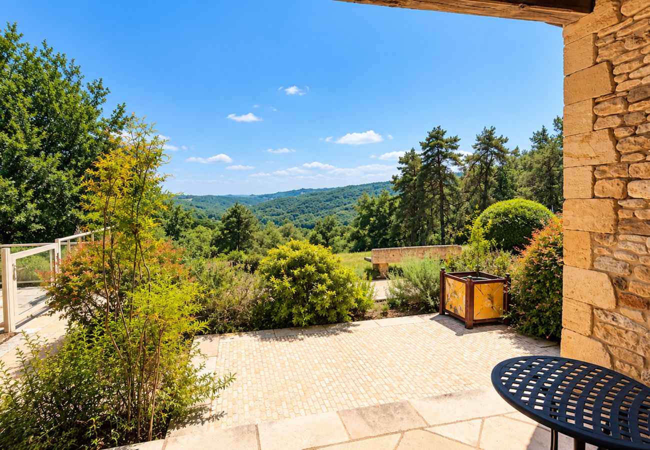 Villa à Tursac - La Truffière – Demeure de charme avec piscine à débordement et vue exceptionnelle sur la vallée