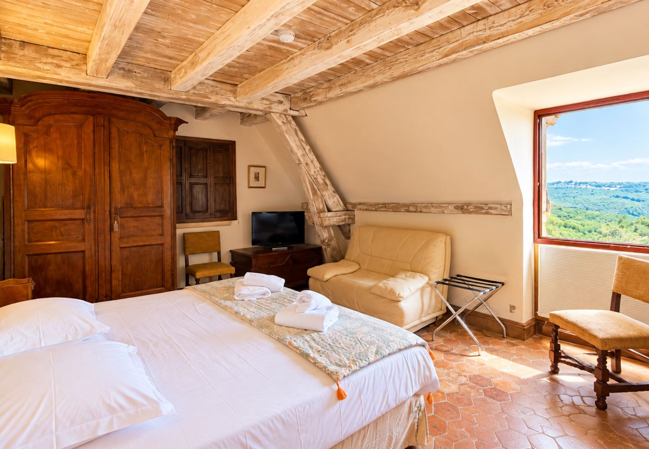 Villa à Tursac - La Truffière – Demeure de charme avec piscine à débordement et vue exceptionnelle sur la vallée