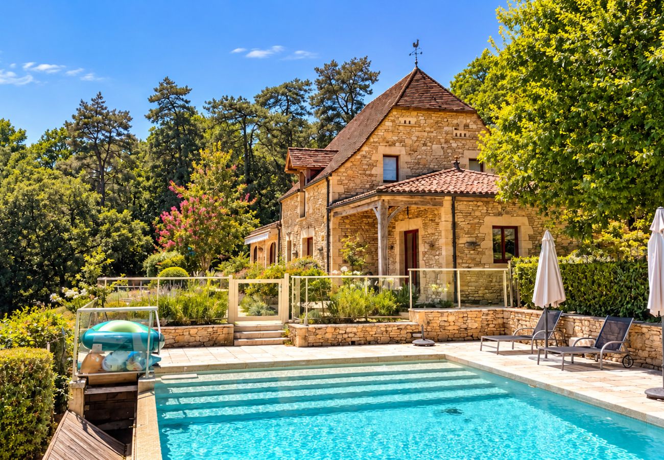 Villa à Tursac - La Truffière – Demeure de charme avec piscine à débordement et vue exceptionnelle sur la vallée