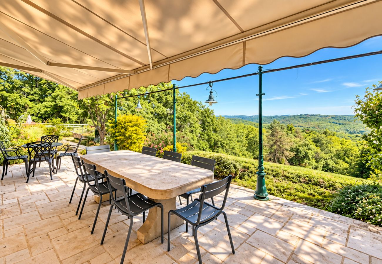 Villa à Tursac - Demeure de charme avec piscine à débordement et vue exceptionnelle sur la vallée